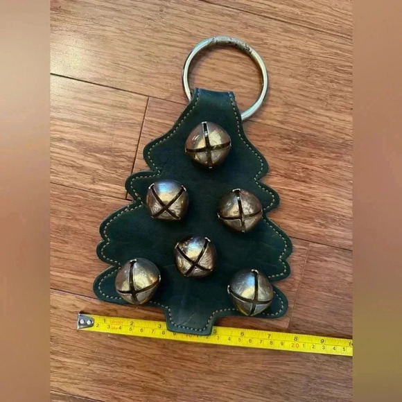 VTG Large Leather Green Tree with Brass Bells Sleigh Bell Door Hanger - Picture 5 of 5